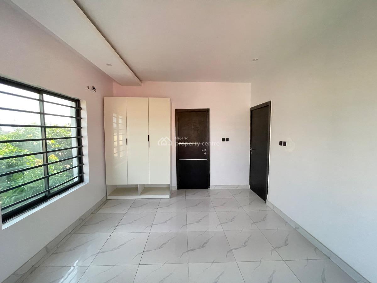 Fully Serviced 3 Bedroom Apartment with Bq, Lekki Phase 1, Lekki, Lagos, Flat / Apartment for Rent