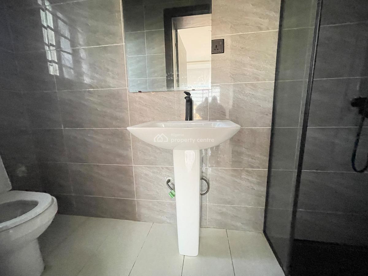 Fully Serviced 3 Bedroom Apartment with Bq, Lekki Phase 1, Lekki, Lagos, Flat / Apartment for Rent