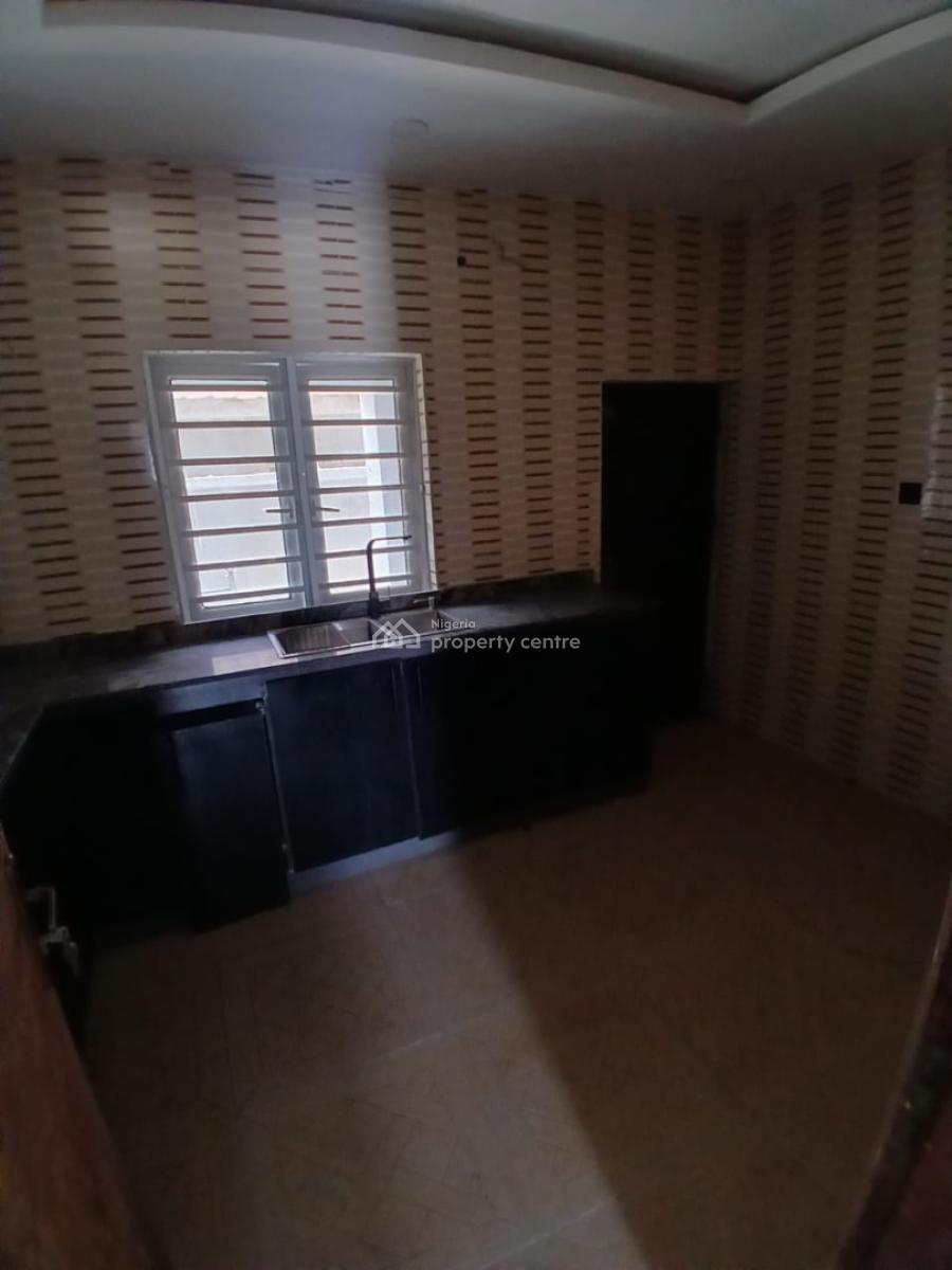 3 Bedroom Flat Upstairs, Sangotedo, Ajah, Lagos, Flat / Apartment for Rent