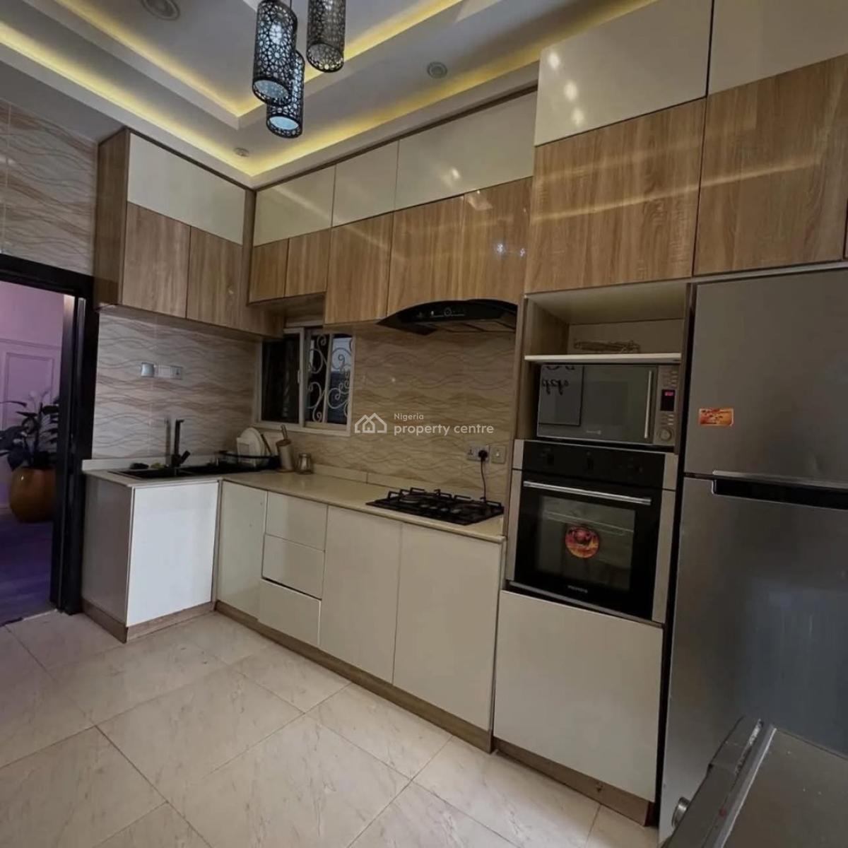 Fully Furnished 3 Bedroom Apartment with Boys  Quarters, Jahi, Abuja, Flat / Apartment for Sale