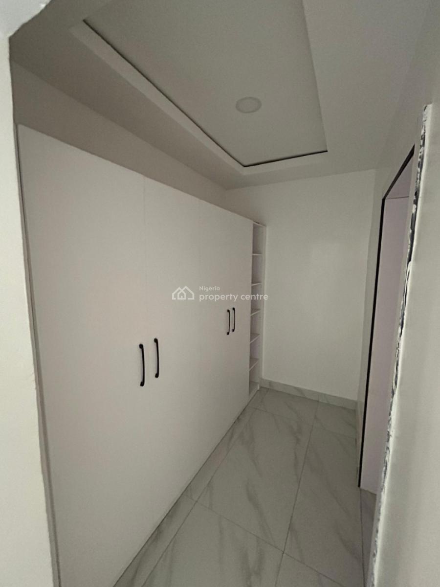 5bedroom House with Bq and Study Room in Magodo Phase 1 Price : 380 M, 5bedroom House with Bq and Study Room in Magodo Phase 1 Price : 380 M, Gra Phase 1, Magodo, Lagos, Detached Duplex for Sale