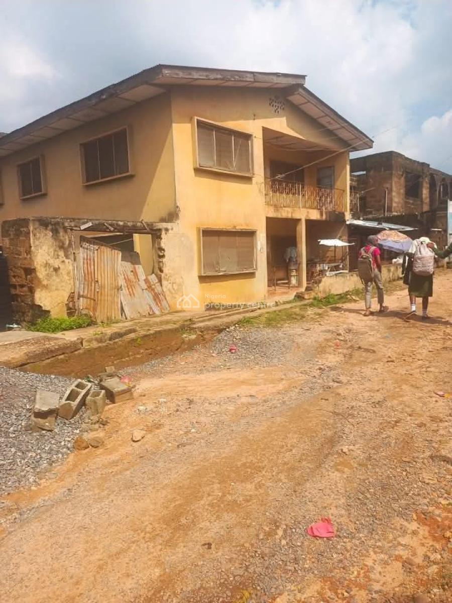 Distress Auction 4 Units of 3 Rooms Wing (upstair) All Room Ensuites, Oke Itunu Mokola, Ibadan, Oyo, Block of Flats for Sale