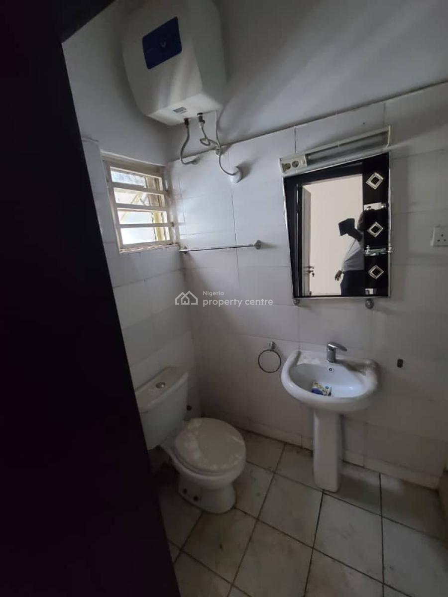 Standard and Executive 3 Bedroom Apartment with Bq, Abioro Street, Ikate, Lekki, Lagos, Flat / Apartment for Rent