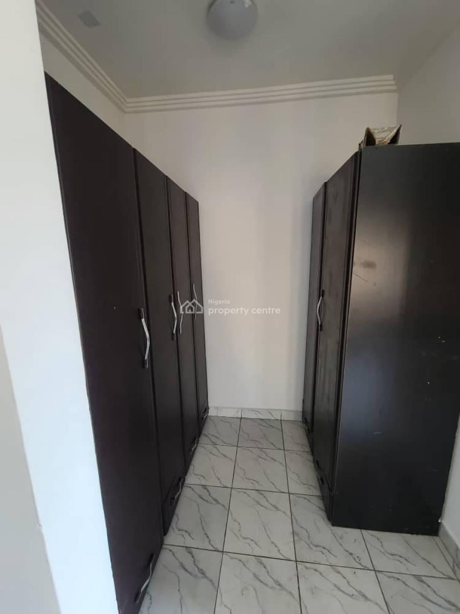 Standard and Executive 3 Bedroom Apartment with Bq, Abioro Street, Ikate, Lekki, Lagos, Flat / Apartment for Rent