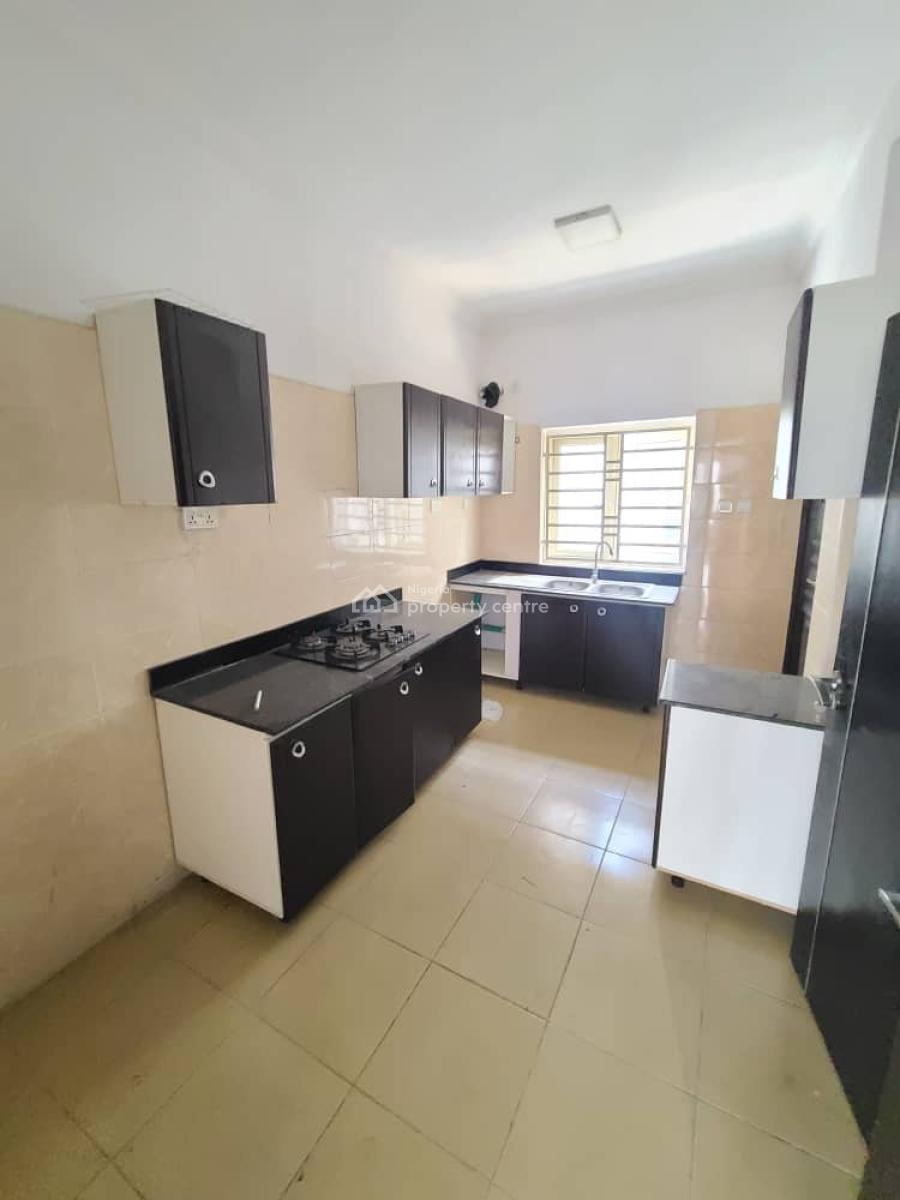 Standard and Executive 3 Bedroom Apartment with Bq, Abioro Street, Ikate, Lekki, Lagos, Flat / Apartment for Rent