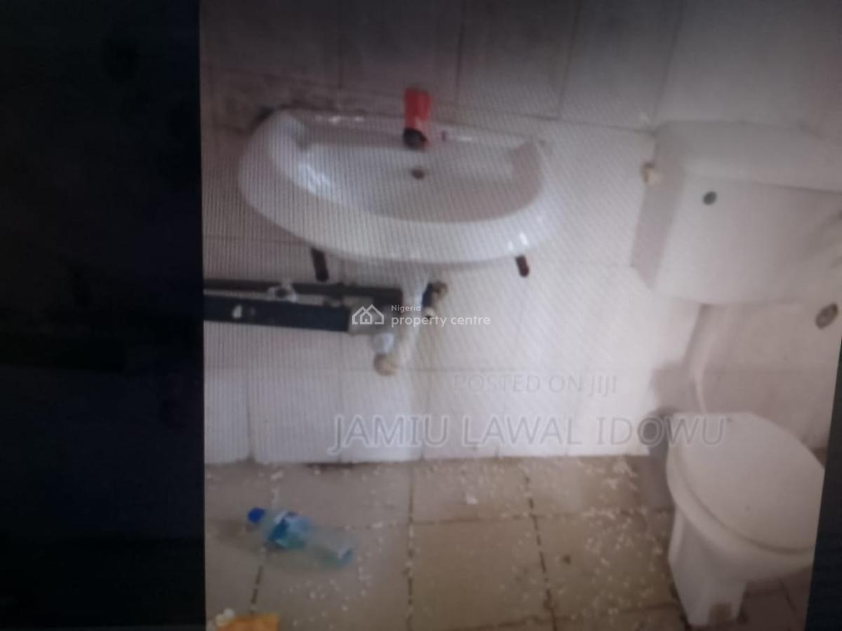 Selfcon, Alpha Beach New Road, Lekki, Lagos, Self Contain (single Rooms) for Rent