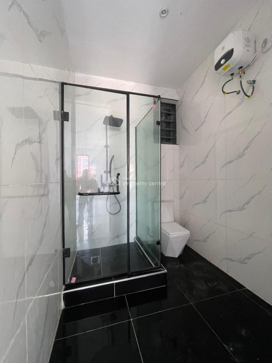 2 Bedroom Serviced Apartment, Lekki Phase 1, Lekki, Lagos, Block of Flats for Sale