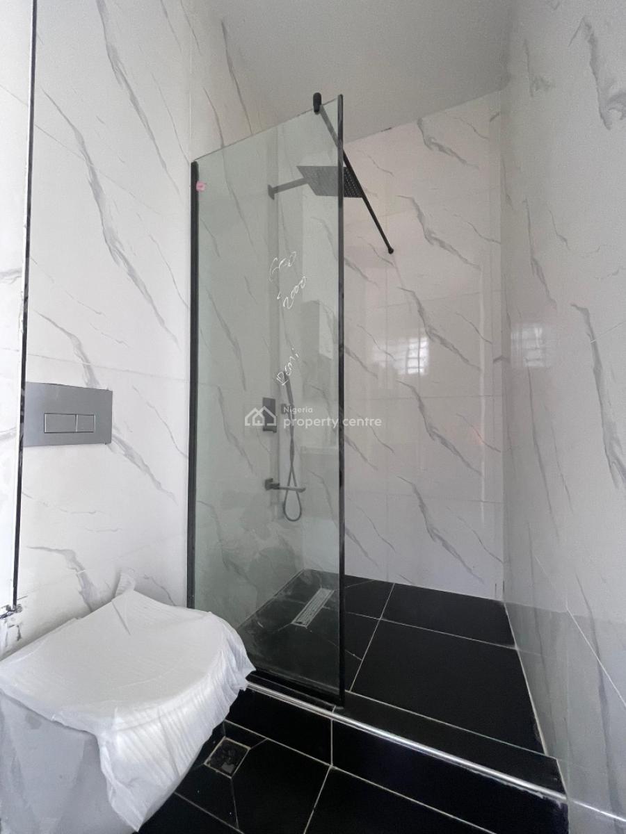 2 Bedroom Serviced Apartment, Lekki Phase 1, Lekki, Lagos, Block of Flats for Sale