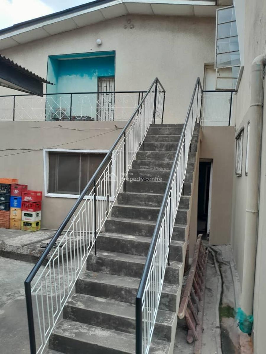 5 Bedroom Duplex with 2 Rooms Bq + a Lock-up Garage Measuring 566.72sq, Obanikoro, Shomolu, Lagos, Detached Duplex for Sale