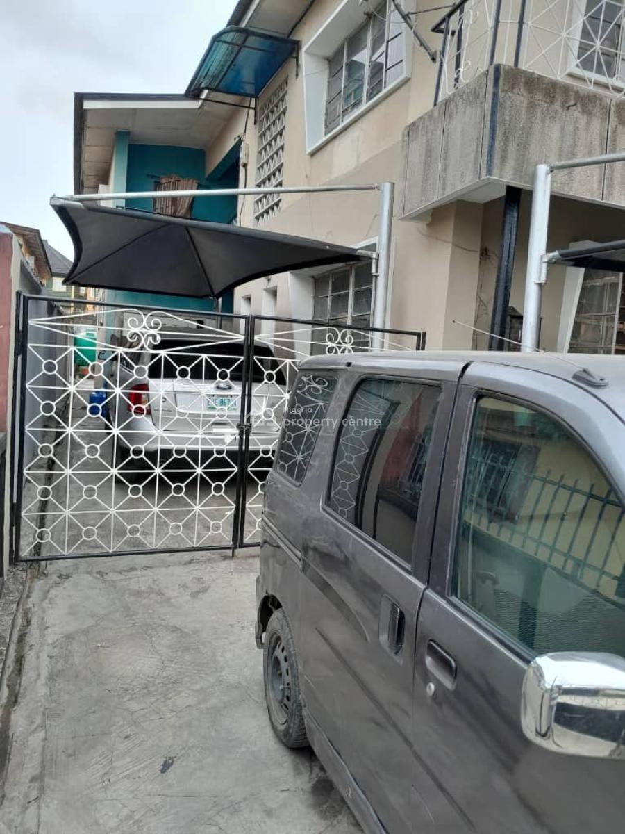 5 Bedroom Duplex with 2 Rooms Bq + a Lock-up Garage Measuring 566.72sq, Obanikoro, Shomolu, Lagos, Detached Duplex for Sale