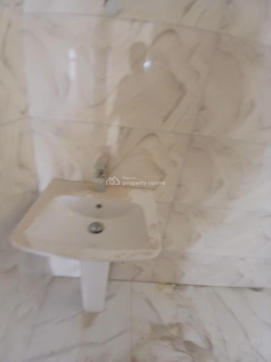 Luxury 2 Bedroom Maisonette with 24hrs Power & Gym in a Service Apartm, Lekki Phase 1, Lekki, Lagos, Flat / Apartment for Sale