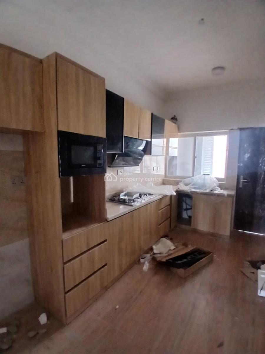 Luxury 2 Bedroom Maisonette with 24hrs Power & Gym in a Service Apartm, Lekki Phase 1, Lekki, Lagos, Flat / Apartment for Sale