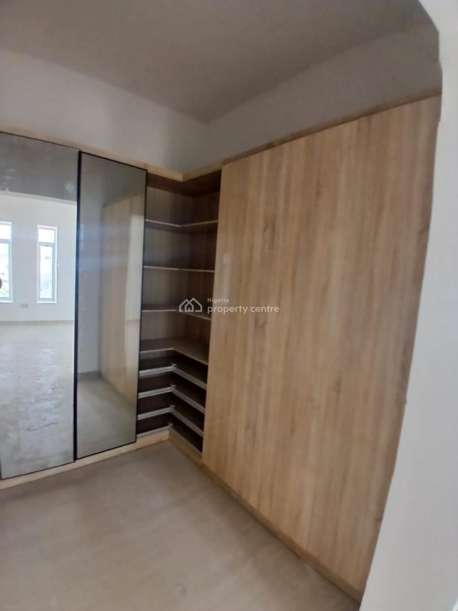 Luxury 2 Bedroom Maisonette with 24hrs Power & Gym in a Service Apartm, Lekki Phase 1, Lekki, Lagos, Flat / Apartment for Sale