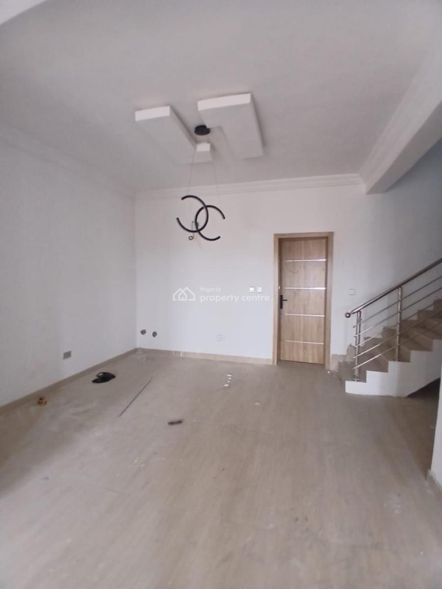 Luxury 2 Bedroom Maisonette with 24hrs Power & Gym in a Service Apartm, Lekki Phase 1, Lekki, Lagos, Flat / Apartment for Sale