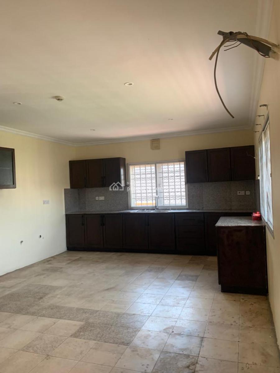Spacious 3-bedroom Flat on Second Floor, Lekki Right, Lekki Phase One, Lekki, Lagos, Flat / Apartment for Rent