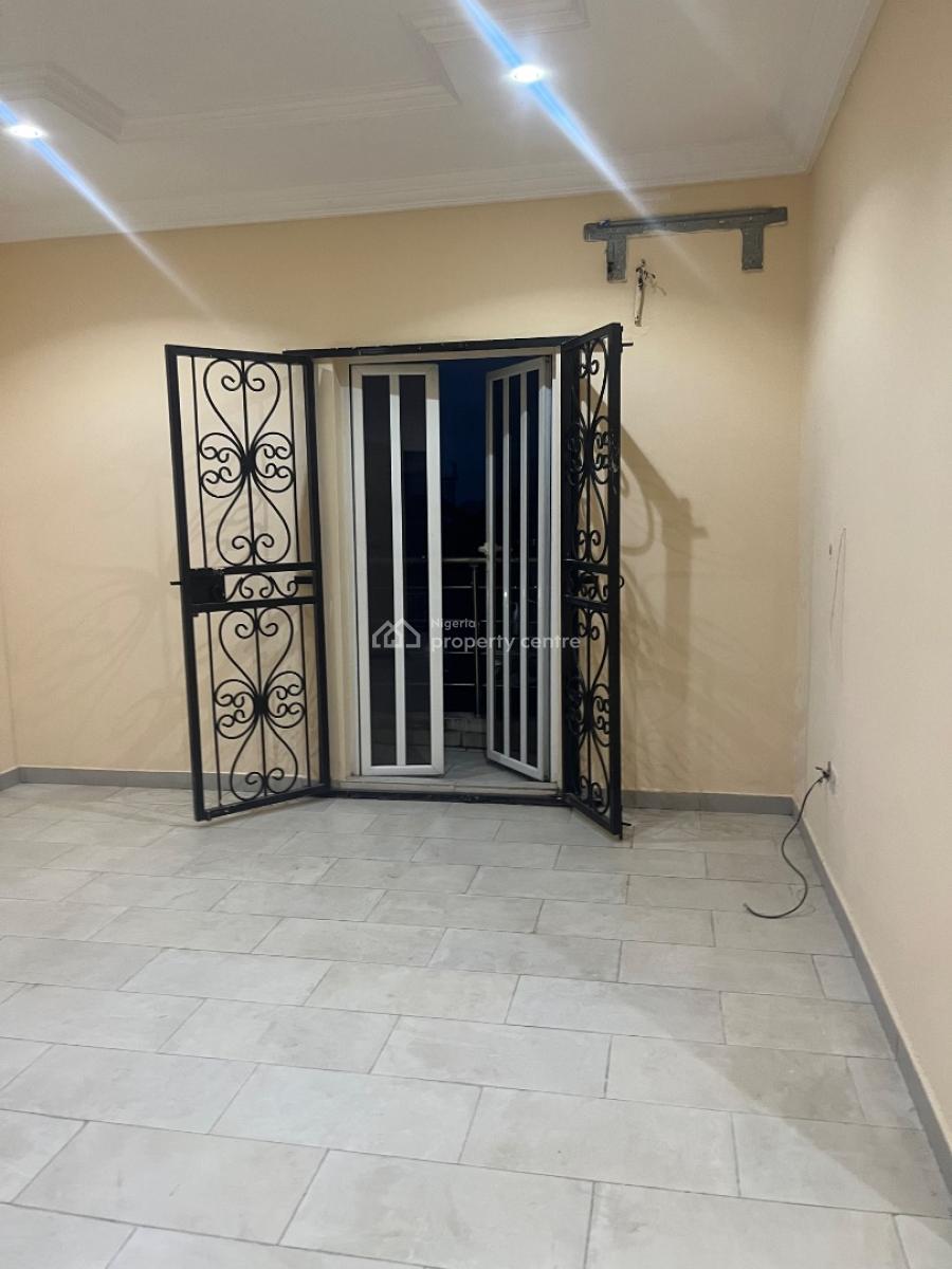 Masters Bedroom, Private Balcony, Shared Big Sitting Room, Chevron, Lekki, Lagos, Self Contain (single Rooms) for Rent