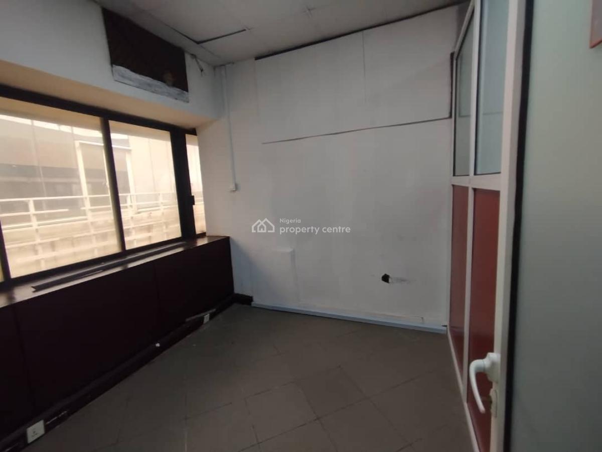 an Office Space Measuring 180sqm and 157sqm Already Partitioned, Victoria Island (vi), Lagos, Office Space for Rent