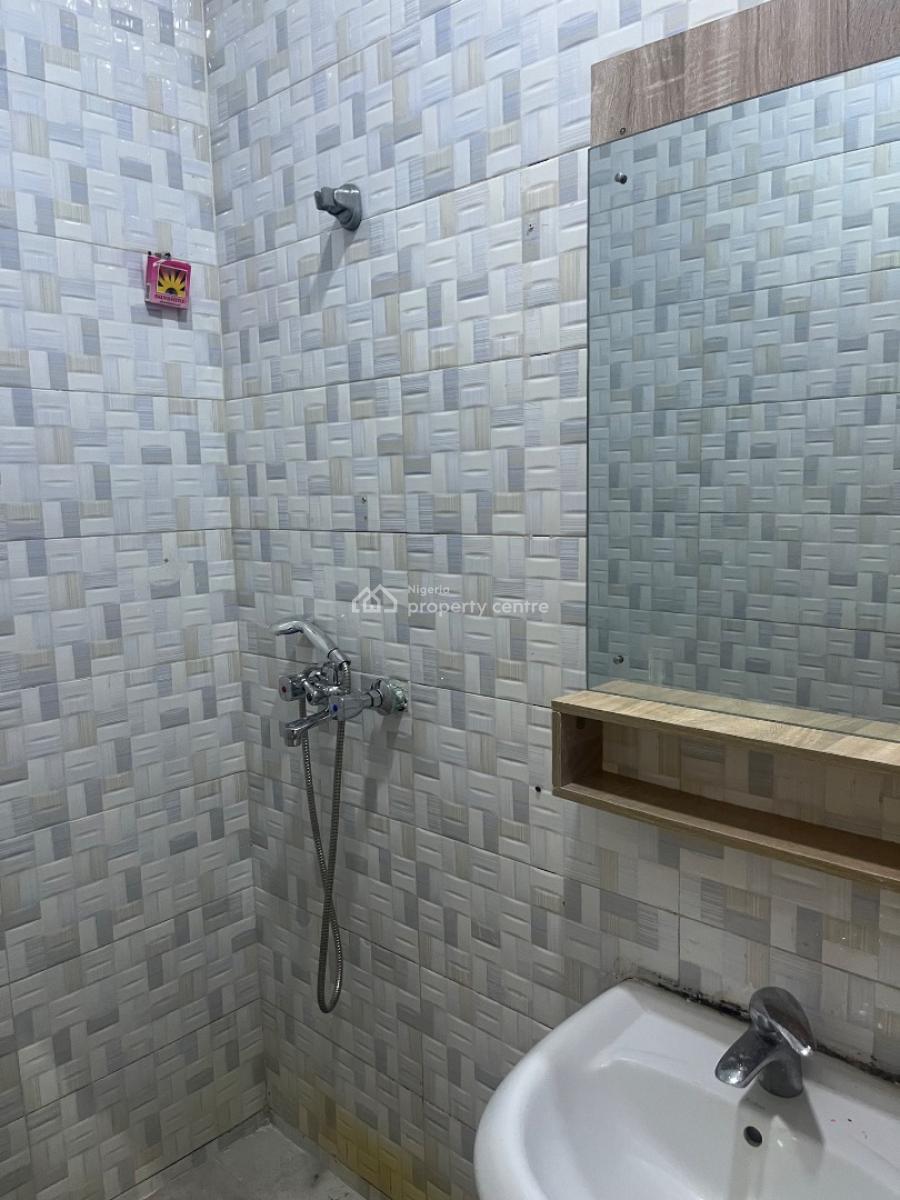 Spacious Semi Masters Bedroom, Shared Big Sitting Room, Chevron, Lekki, Lagos, Flat / Apartment for Rent