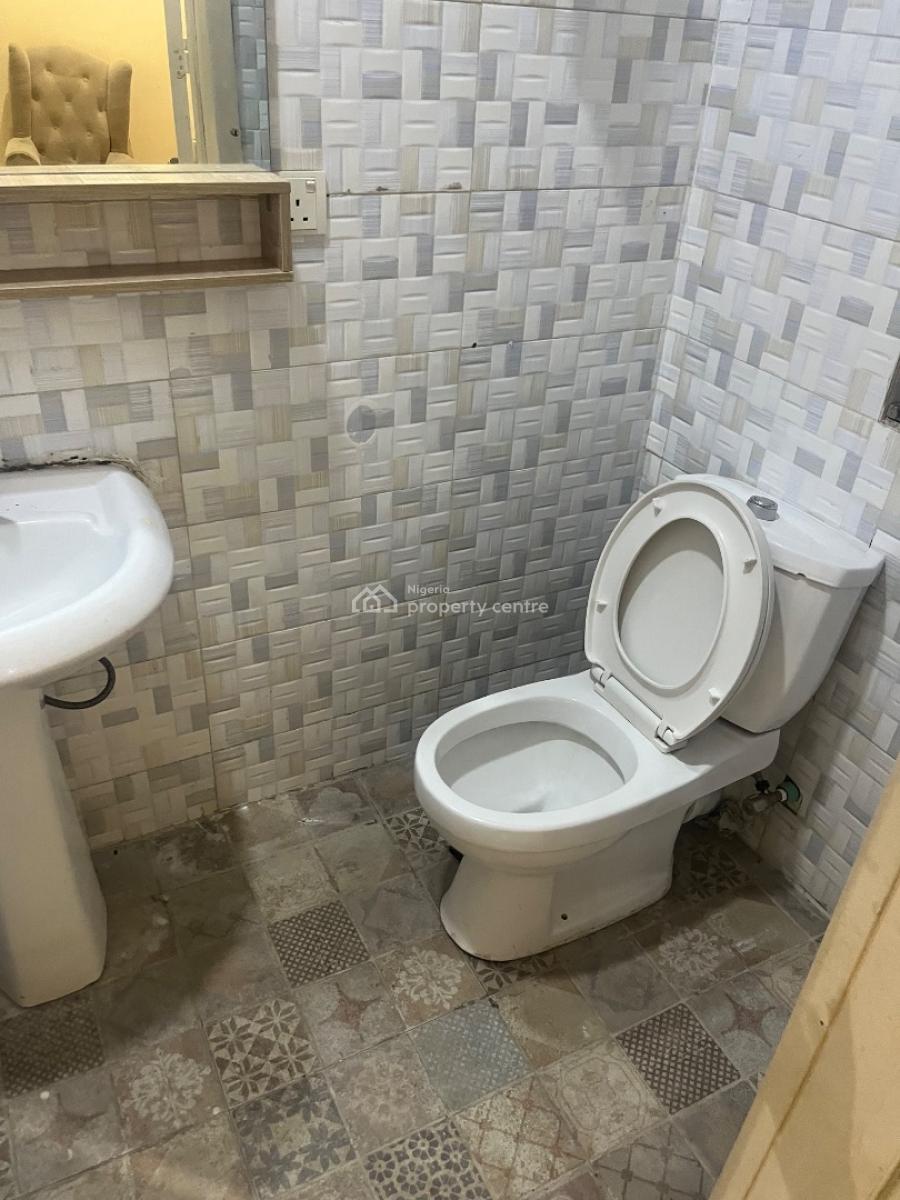 Spacious Semi Masters Bedroom, Shared Big Sitting Room, Chevron, Lekki, Lagos, Flat / Apartment for Rent