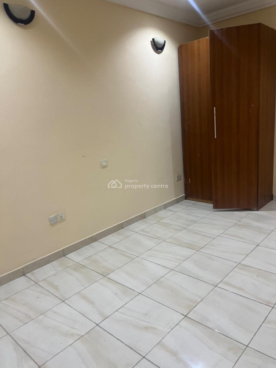 a Spacious Ensuite Bedroom with Shared Big Sitting Room, Chevron Lekki, Lekki, Lagos, Flat / Apartment for Rent
