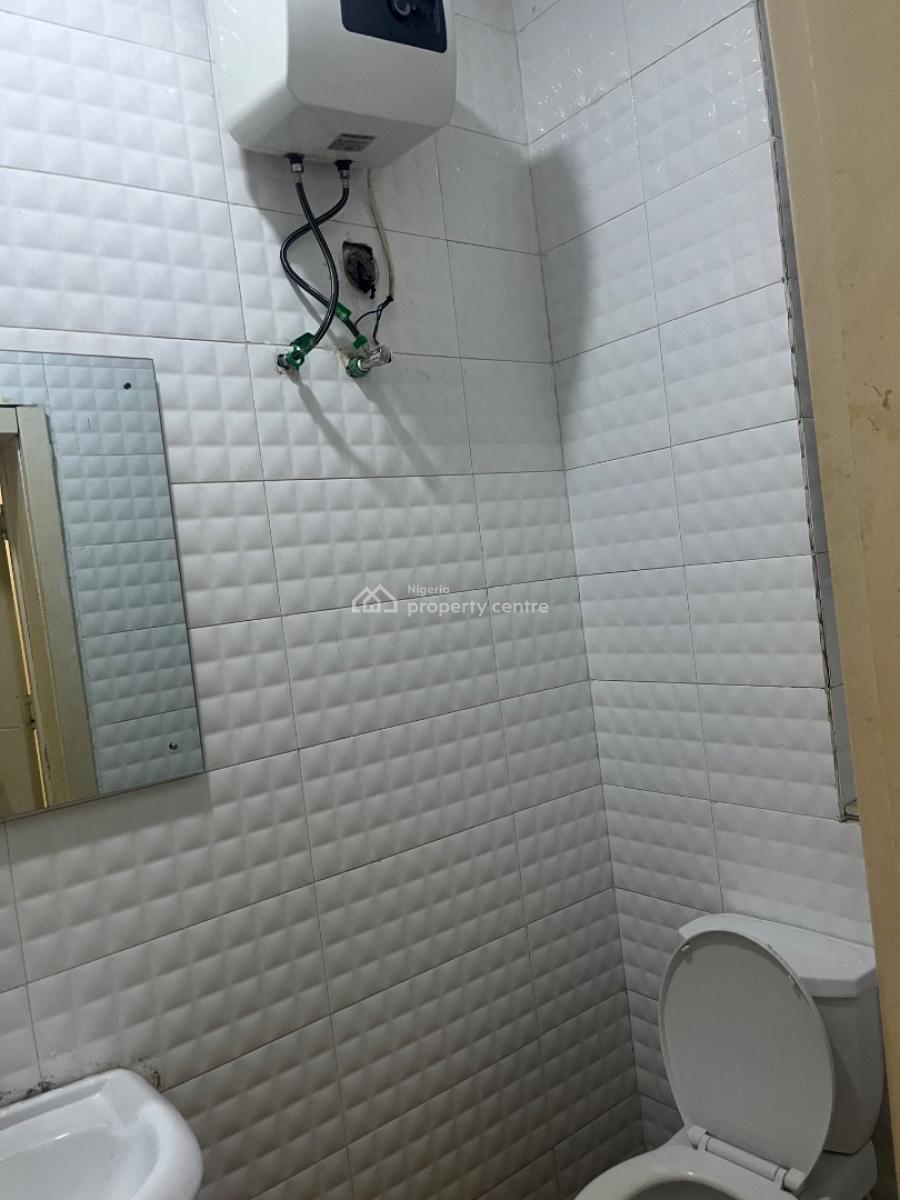a Spacious Ensuite Bedroom with Shared Big Sitting Room, Chevron Lekki, Lekki, Lagos, Flat / Apartment for Rent