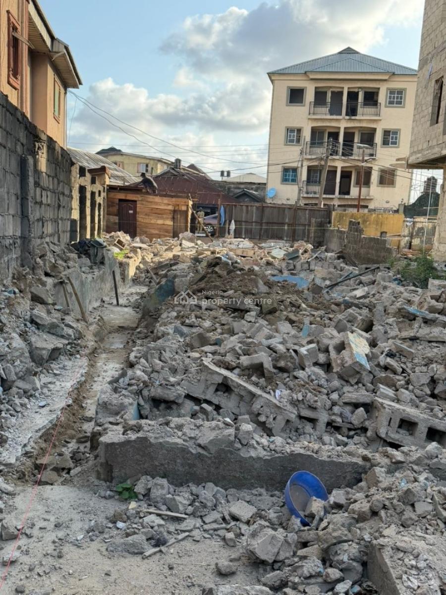 Standard Apartments in a Prime Location for Least, Proximity to National Stadium, Ogunlana, Surulere, Lagos, Flat / Apartment for Sale