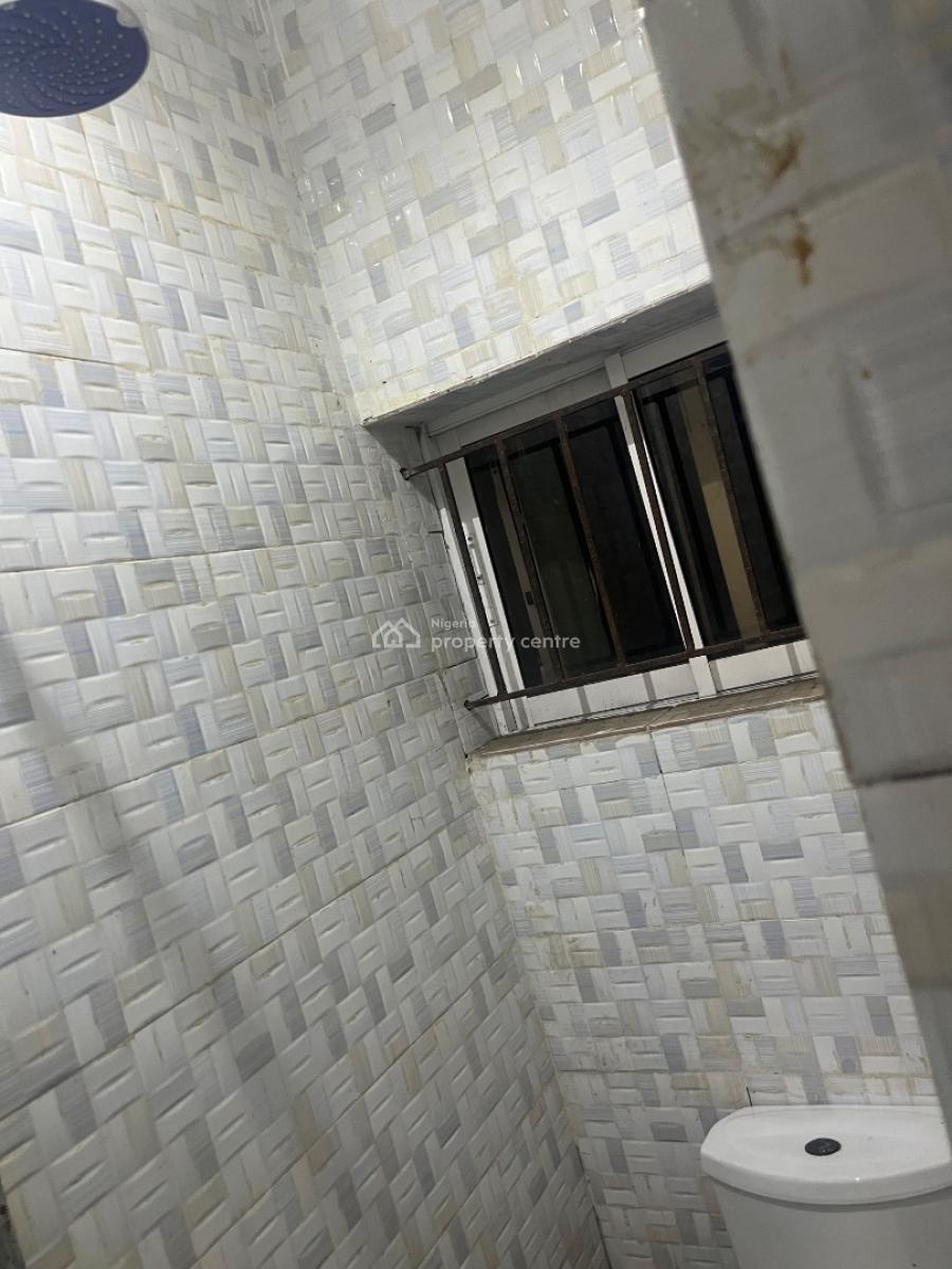 a Spacious Ensuite Bq Room, Wardrobe, Balcony, Chevron Lekki, Lekki, Lagos, Self Contain (single Rooms) for Rent