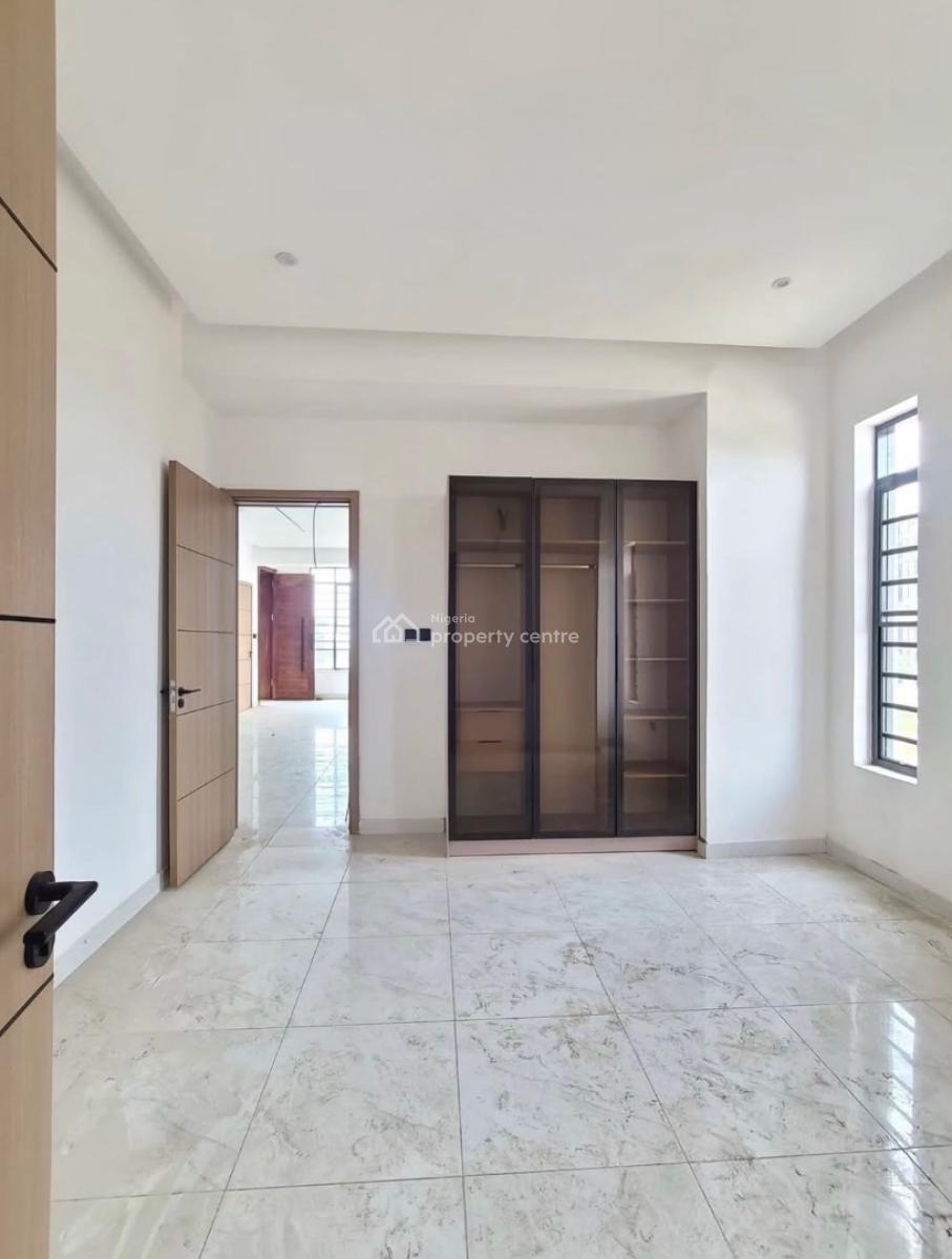 Well Maintained 2 Bedroom Flat, Freedom Way, Lekki Phase 1, Lekki, Lagos, Flat / Apartment for Rent