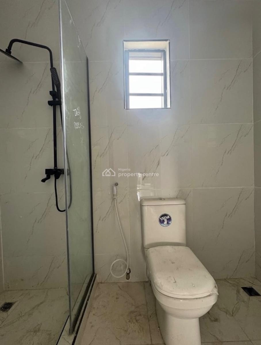 Well Maintained 2 Bedroom Flat, Freedom Way, Lekki Phase 1, Lekki, Lagos, Flat / Apartment for Rent