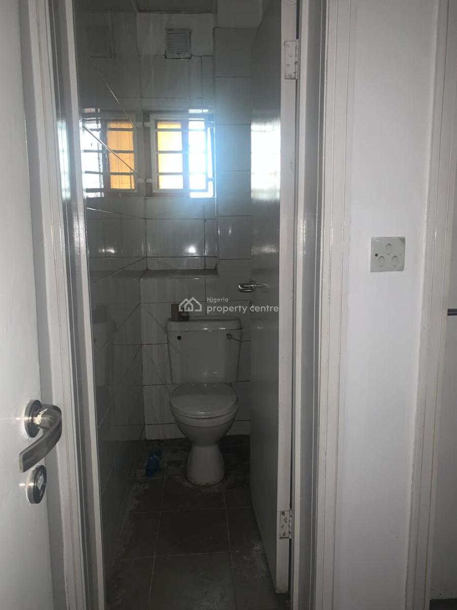 Office Space Measuring 320sqm on The Ground Floor, Lekki Phase 1, Lekki, Lagos, Office Space for Rent