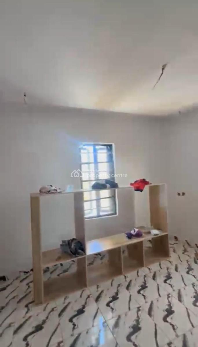 Lovely 2 Bedroom Flat, Agbonyi Avenue Via Adelabu, Surulere, Lagos, Flat / Apartment for Rent