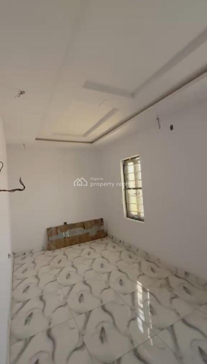 Lovely 2 Bedroom Flat, Agbonyi Avenue Via Adelabu, Surulere, Lagos, Flat / Apartment for Rent