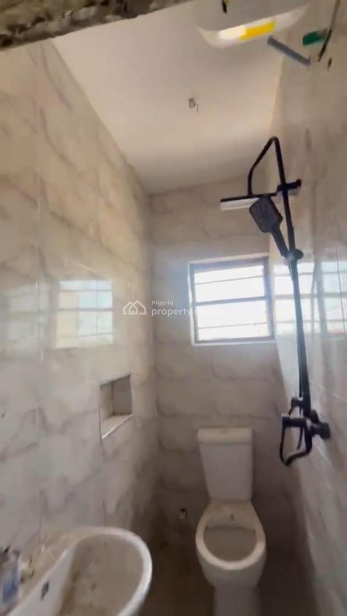 Lovely 2 Bedroom Flat, Agbonyi Avenue Via Adelabu, Surulere, Lagos, Flat / Apartment for Rent