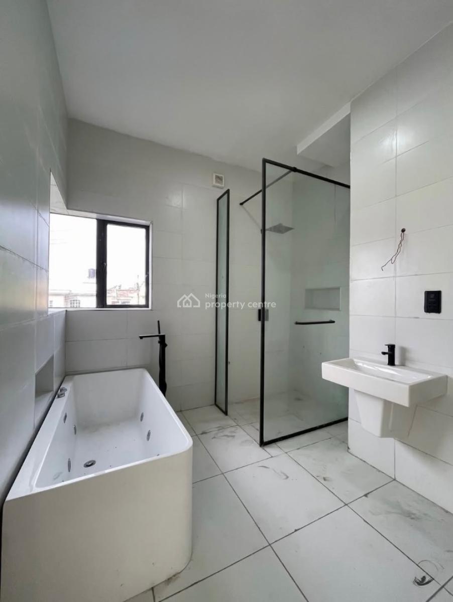 Well Maintained 4 Bedroom Terrace, Lekki Phase 1, Lekki, Lagos, Terraced Duplex for Rent