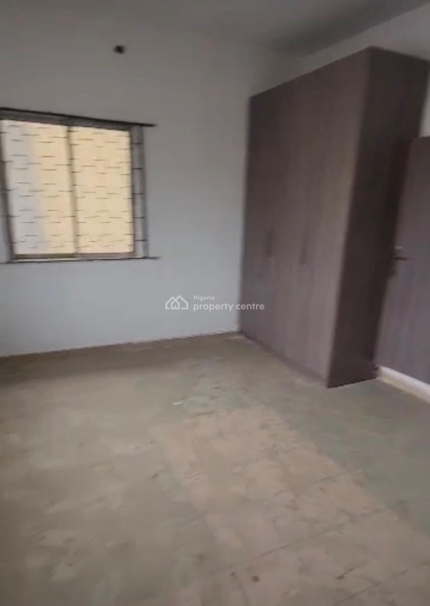 Well Renovated and Spacious 3 Bedroom Flat, Surulere, Lagos, Flat / Apartment for Rent