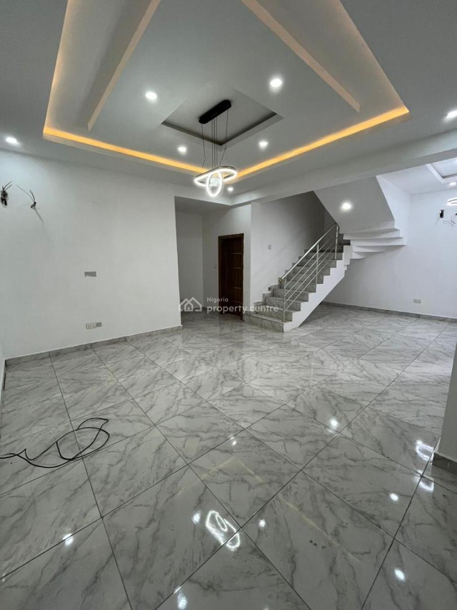 Spacious  4 Bedrooms Detached with Bq, Lekki, Lagos, House for Sale