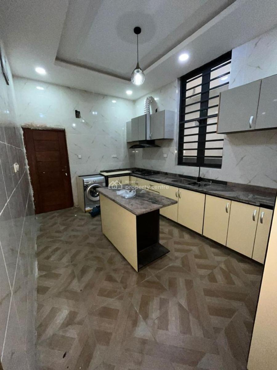Spacious  4 Bedrooms Detached with Bq, Lekki, Lagos, House for Sale