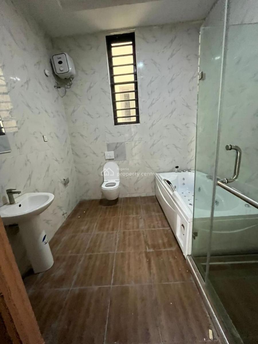 Spacious  4 Bedrooms Detached with Bq, Lekki, Lagos, House for Sale