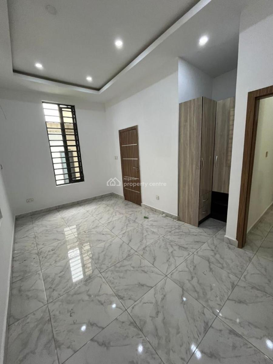 Spacious  4 Bedrooms Detached with Bq, Lekki, Lagos, House for Sale