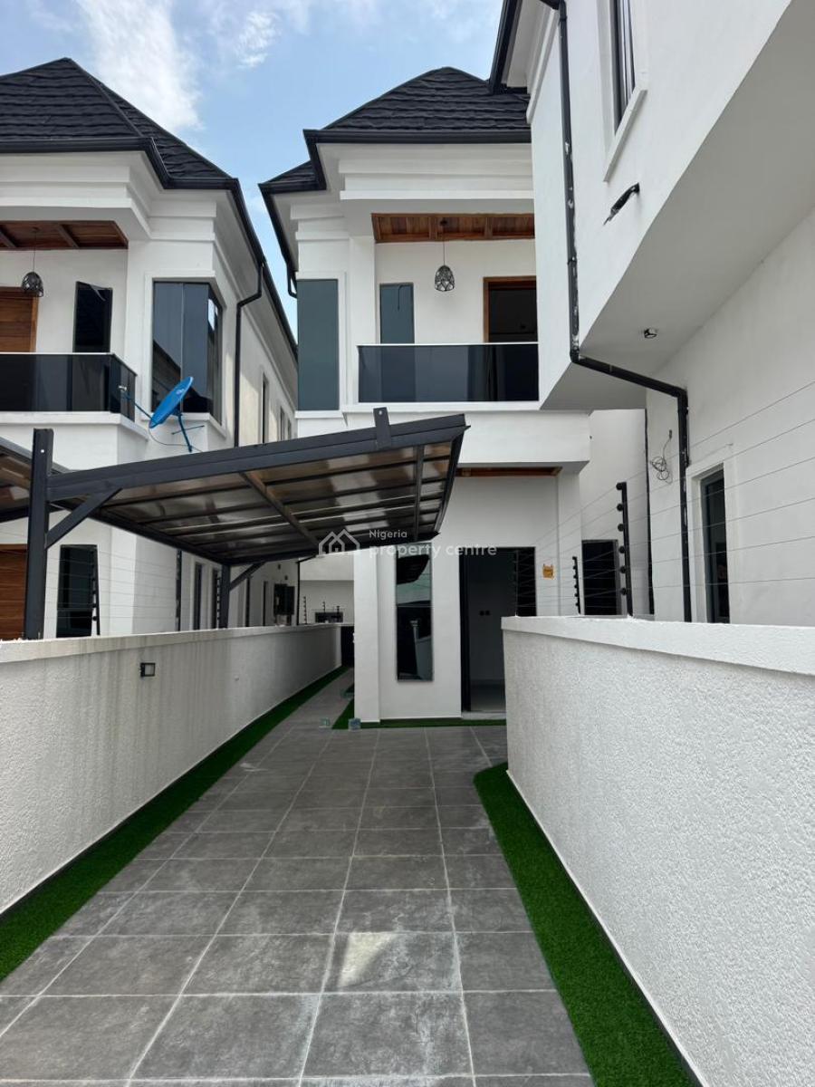 Classy 4 Bedroom with a Bq & Spacious Drive Way for 4 Cars, Lekki Phase 2, Lekki, Lagos, House for Sale