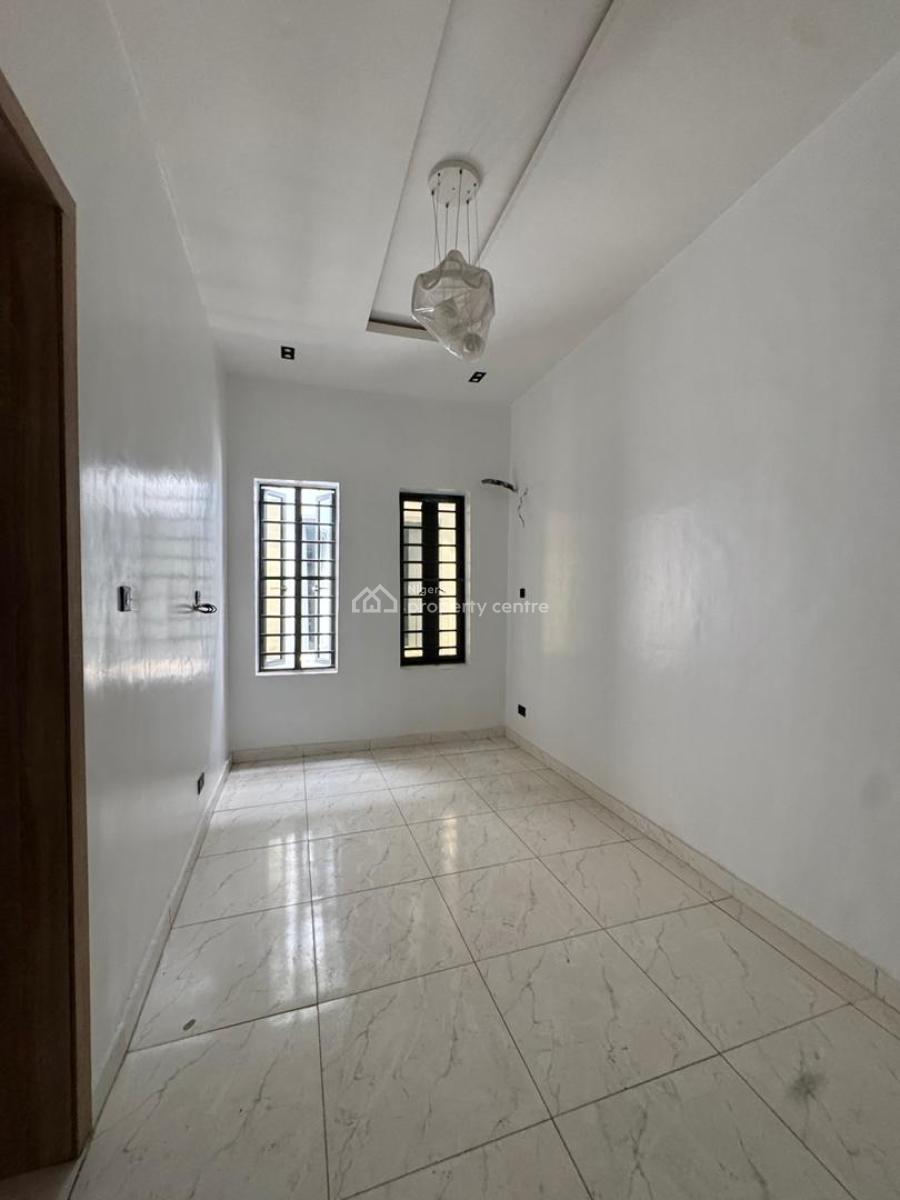 Classy 4 Bedroom with a Bq & Spacious Drive Way for 4 Cars, Lekki Phase 2, Lekki, Lagos, House for Sale