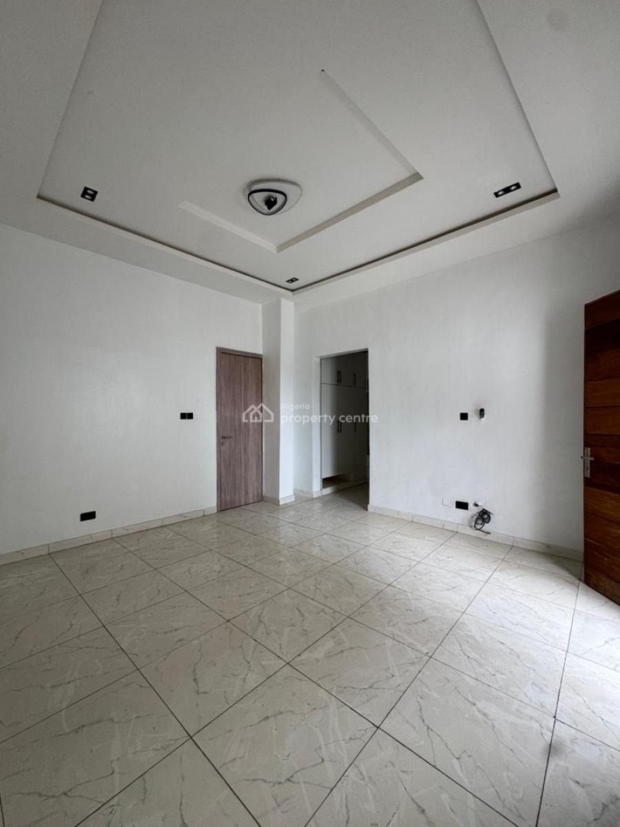 Classy 4 Bedroom with a Bq & Spacious Drive Way for 4 Cars, Lekki Phase 2, Lekki, Lagos, House for Sale