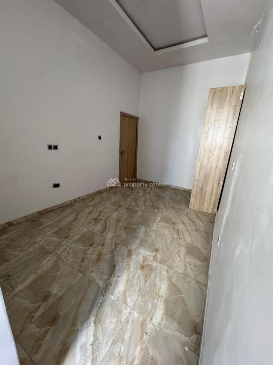 Semi Masters Upstairs Comes with Personal Prepaid Meter, Ikota Gra, Lekki, Lagos, Flat / Apartment for Rent