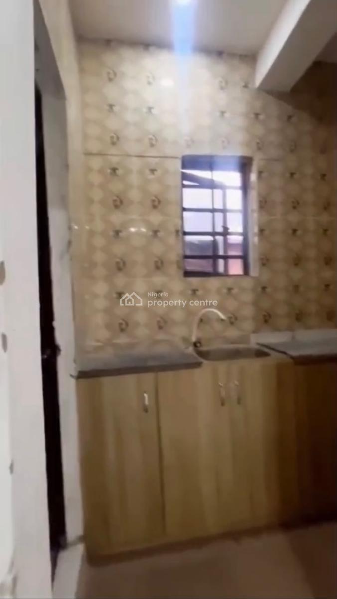 Spacious, Standard, Nice Miniflat with Pop Design, Off Shipeolu Road, Pedro, Shomolu, Lagos, Mini Flat (room and Parlour) for Rent