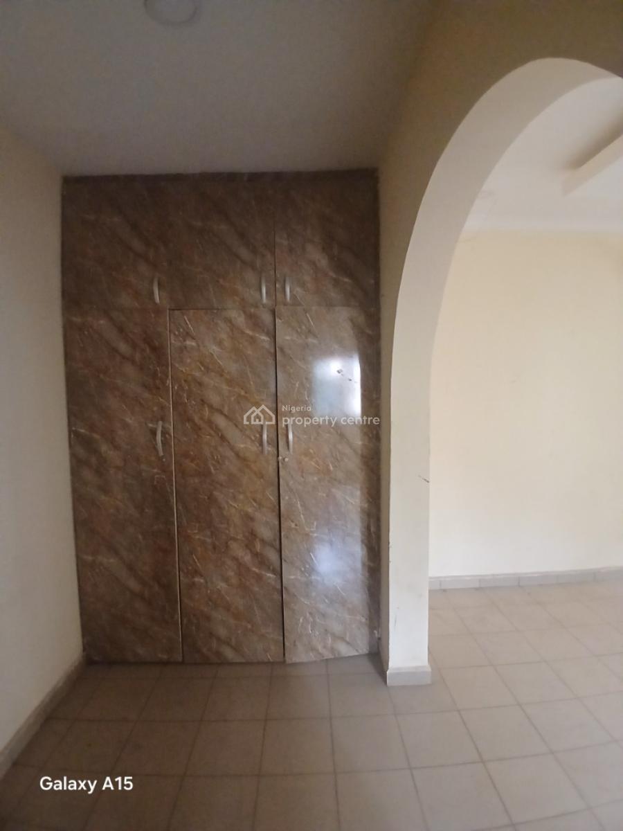 Spacious 3 Bedroom Flat, By American International School, Durumi, Abuja, Flat / Apartment for Rent
