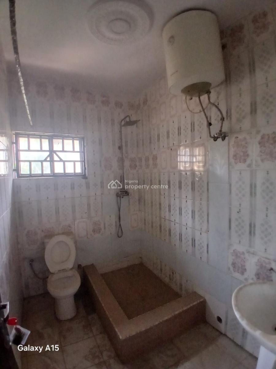 Spacious 3 Bedroom Flat, By American International School, Durumi, Abuja, Flat / Apartment for Rent