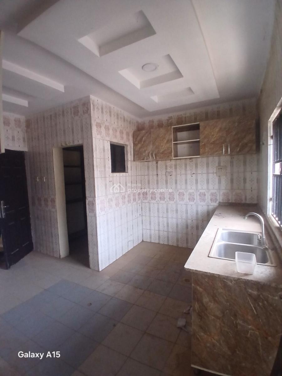 Spacious 3 Bedroom Flat, By American International School, Durumi, Abuja, Flat / Apartment for Rent