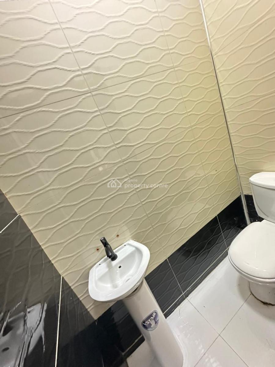 Fully Serviced 2 Bedroom Apartment, Rhs, Lekki Phase 1, Lekki, Lagos, Flat / Apartment for Rent