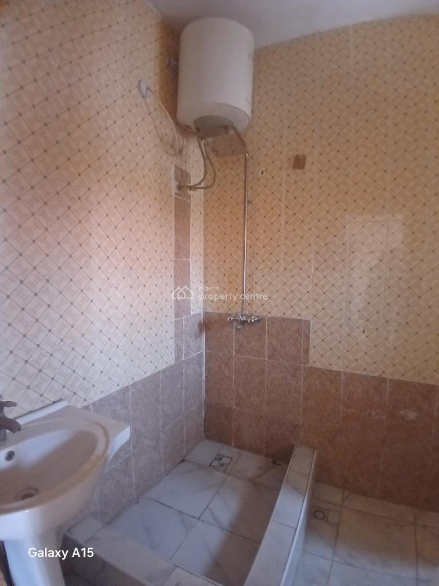 Well Bult 2 Bedrooms Flat, By American International School, Durumi, Abuja, Flat / Apartment for Rent