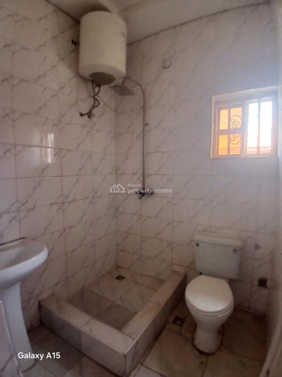 Well Bult 2 Bedrooms Flat, By American International School, Durumi, Abuja, Flat / Apartment for Rent